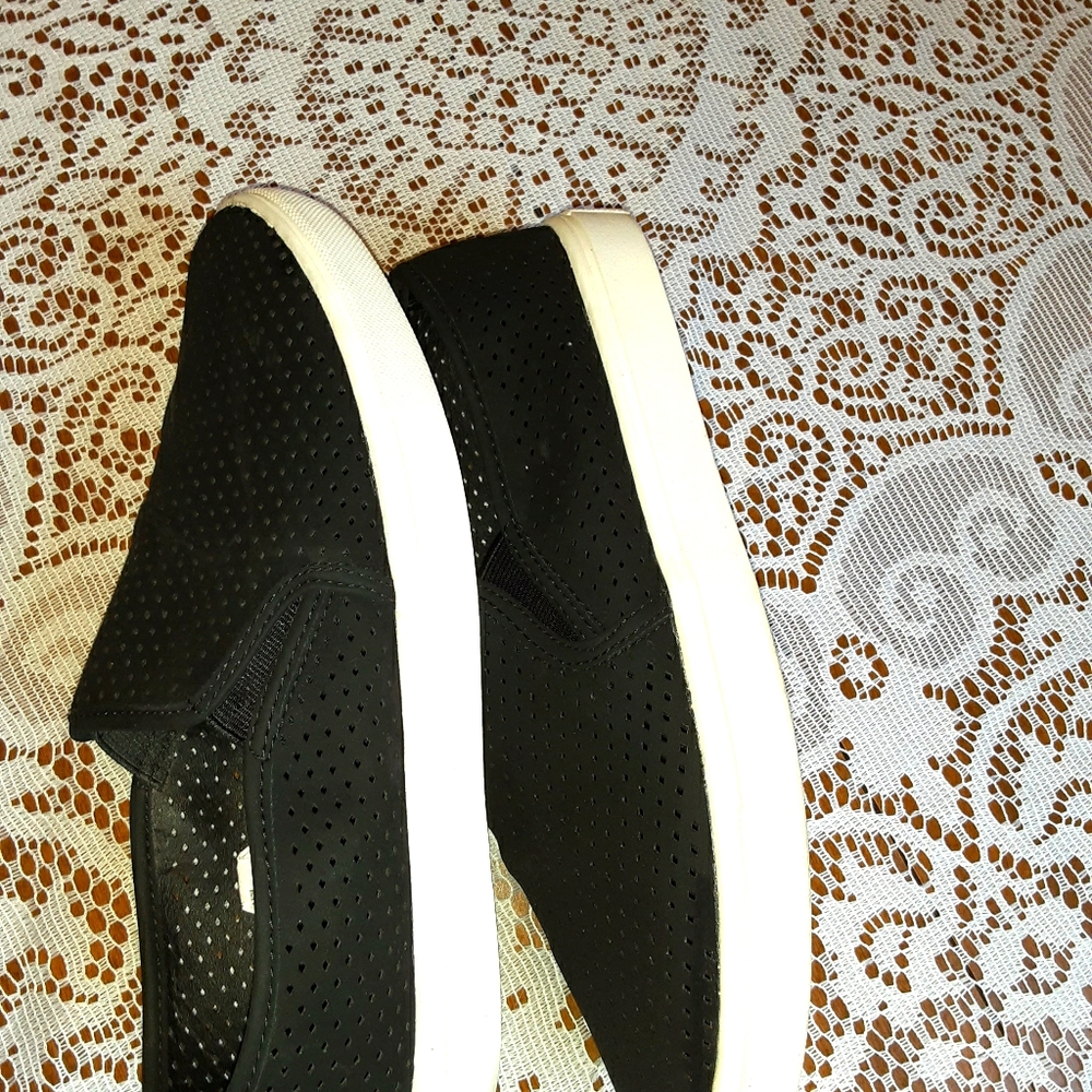 Women's Time and Tru Slip on Shoes - Picture 3 of 4